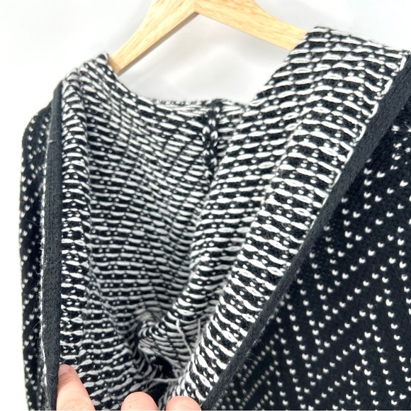 A NEW DAY Woman's Black & White Heart Knit Casual Long Line Cardigan Size L - Picture 11 of 15